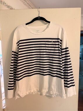 White & Navy Striped Long-Sleeve Tee